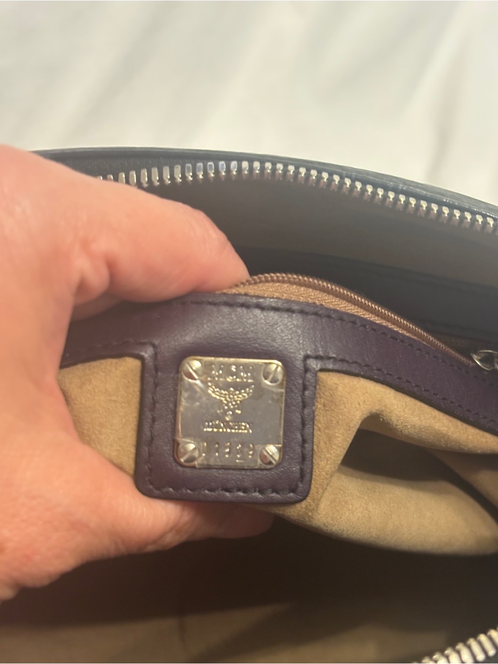 MCM limited edition princess lion black  Leather Top-Handle Bag - Picture 14 of 17